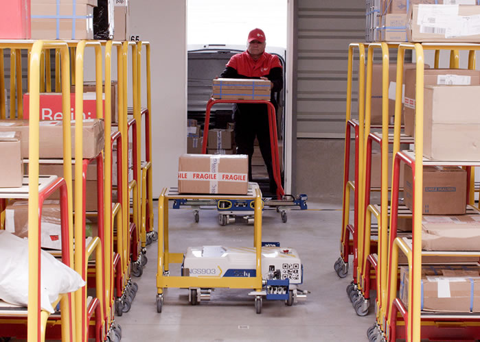 Solystic - Automatisation tri colis - Tri et préparation de la distribution avec robotique mobile - Soly™ distribution Solystic - Automatisation tri colis - Tri et préparation de la distribution avec robotique mobile - Soly™ distribution